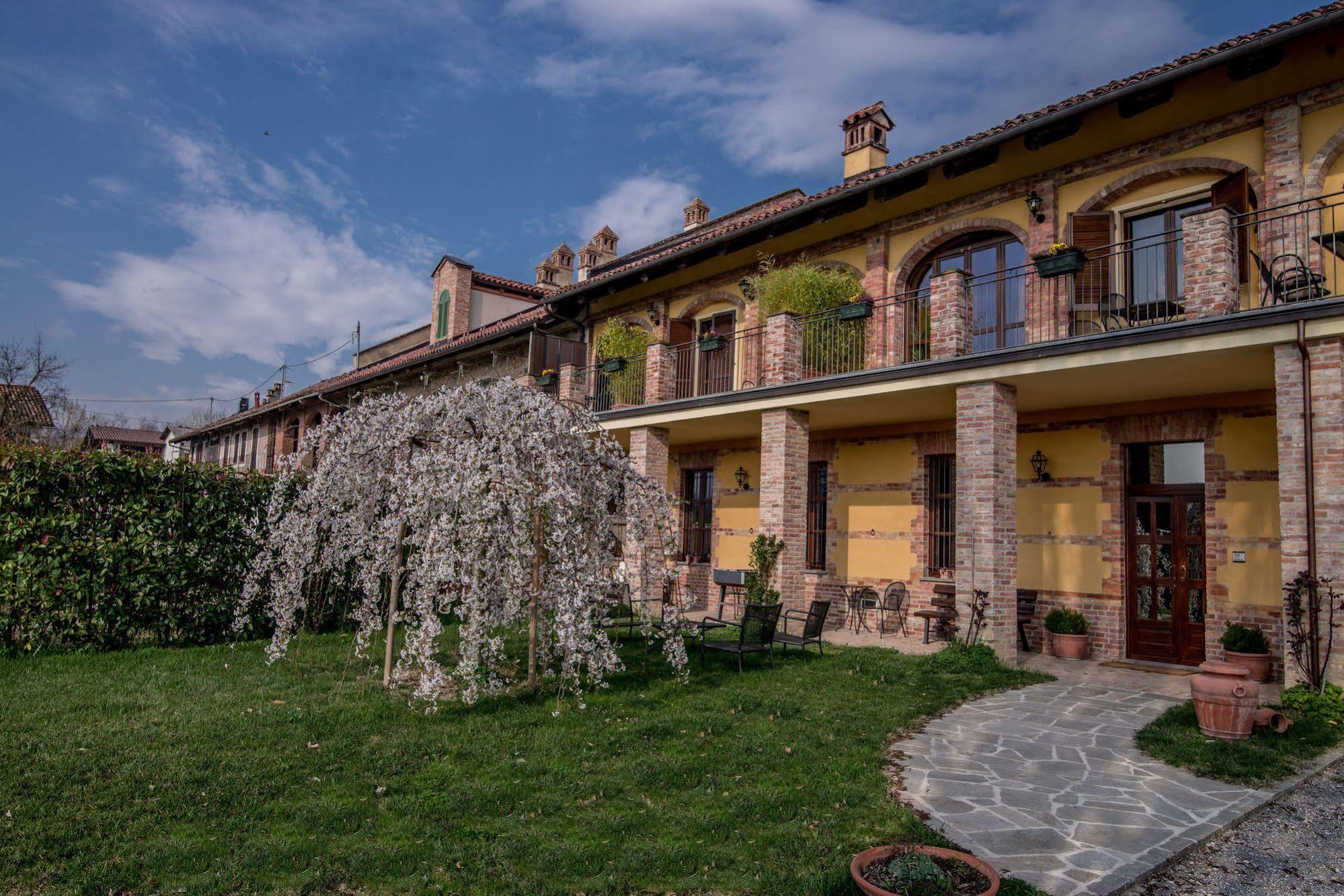 Cascina Rocca - Guest House Castiglione Falletto Exterior photo