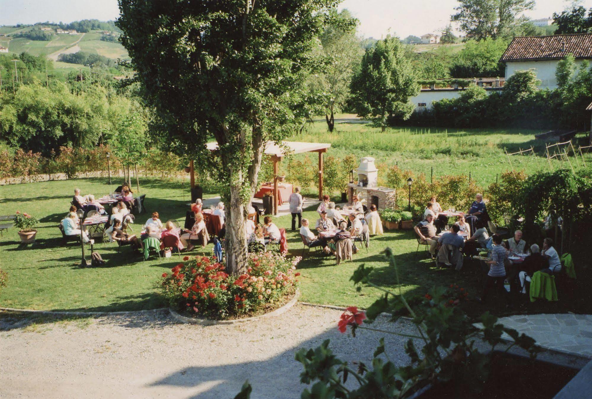 Cascina Rocca - Guest House Castiglione Falletto Exterior photo
